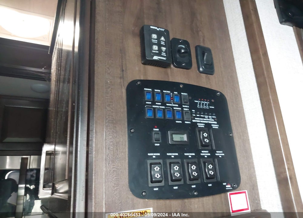 2021 KEYSTONE VOLTAGE VIN: 4YDF42730MZ991354