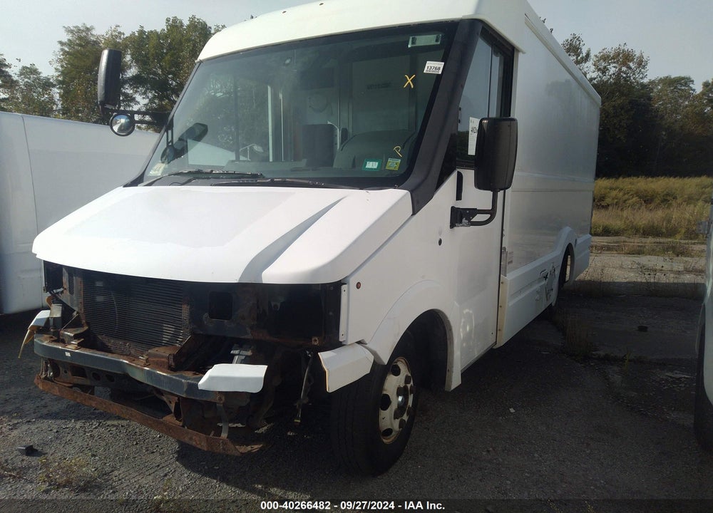 2013 ISUZU COMMERCIAL VAN VIN: JALB4T172D7W01223