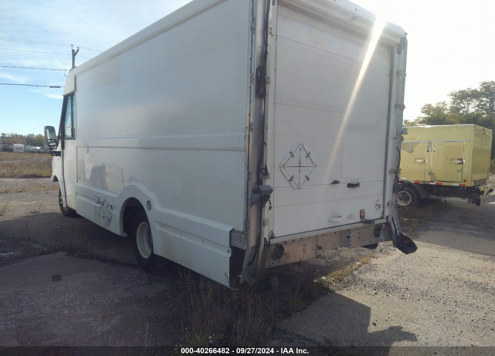2013 ISUZU COMMERCIAL VAN VIN: JALB4T172D7W01223