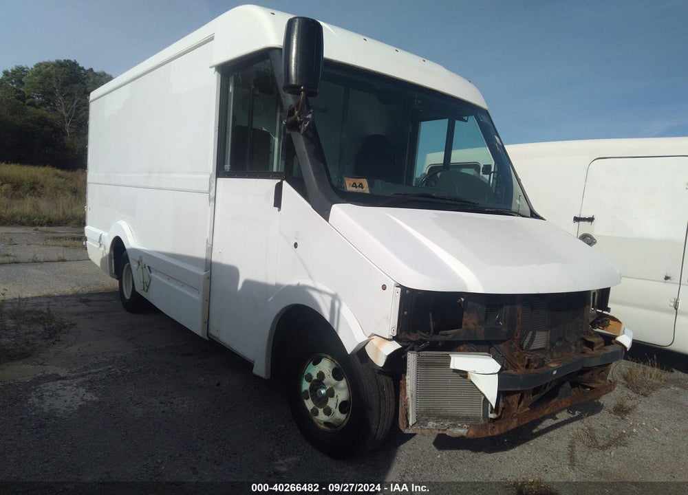 2013 ISUZU COMMERCIAL VAN VIN: JALB4T172D7W01223