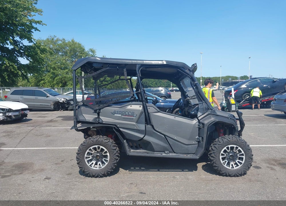 2018 HONDA SXS1000 M5 VIN: 1HFVE04T8J4200491