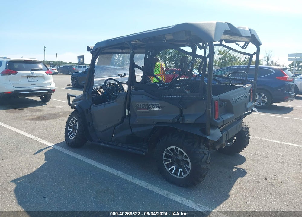 2018 HONDA SXS1000 M5 VIN: 1HFVE04T8J4200491
