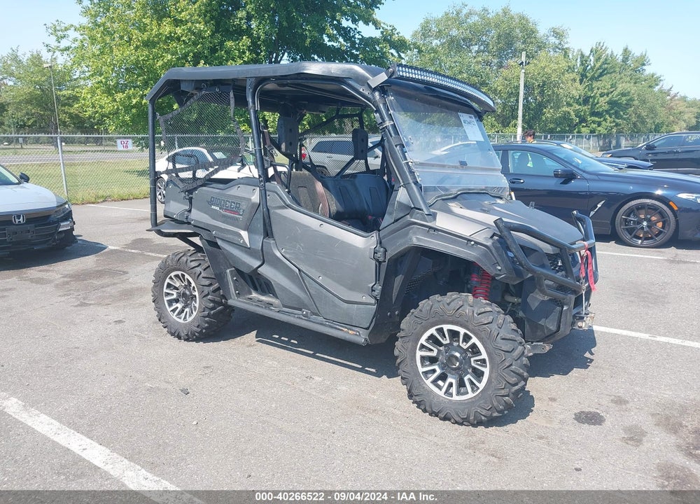 2018 HONDA SXS1000 M5 VIN: 1HFVE04T8J4200491