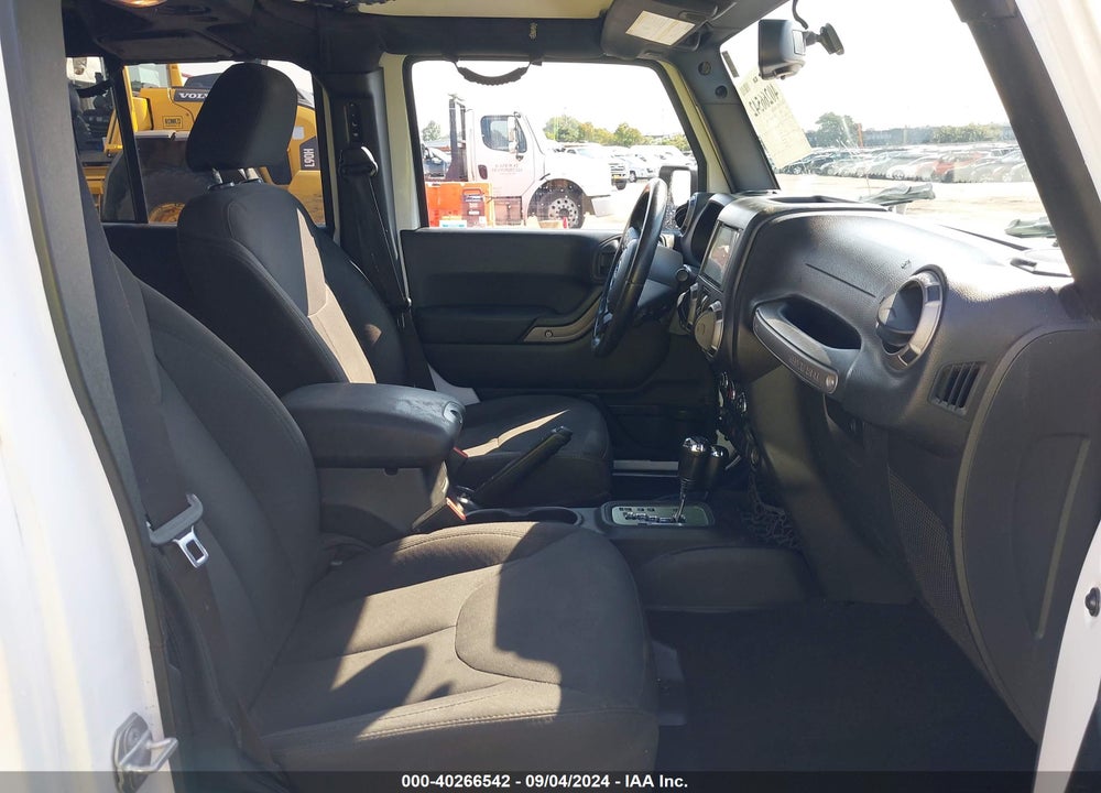 2015 JEEP WRANGLER UNLIMITED SPORT VIN: 1C4BJWDG2FL521373