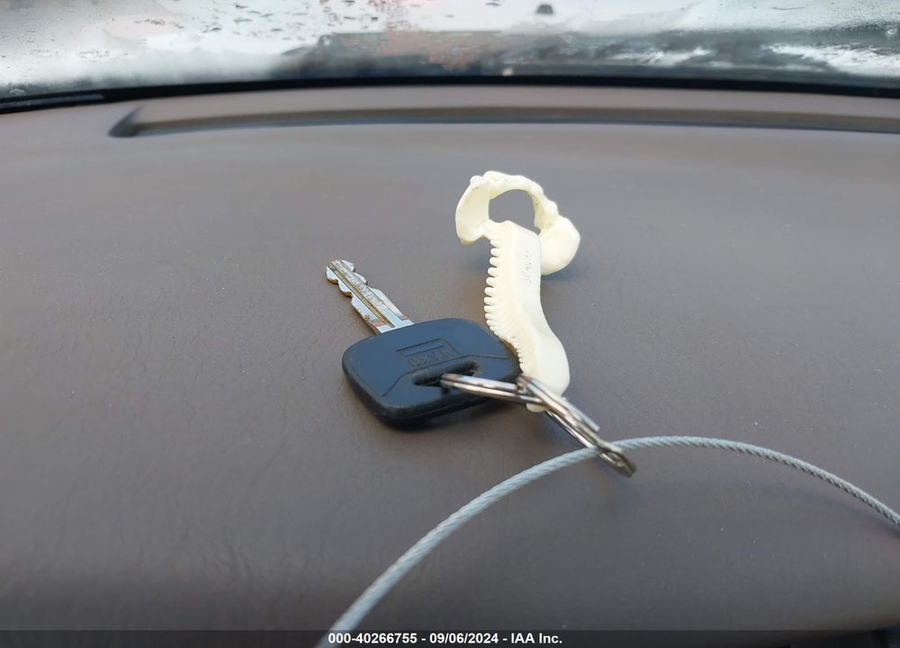 1997 TOYOTA CAMRY LE VIN: 4T1BG22K2VU142196