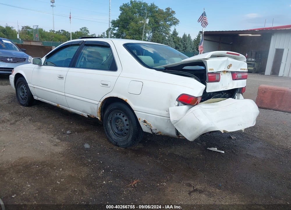 1997 TOYOTA CAMRY LE VIN: 4T1BG22K2VU142196