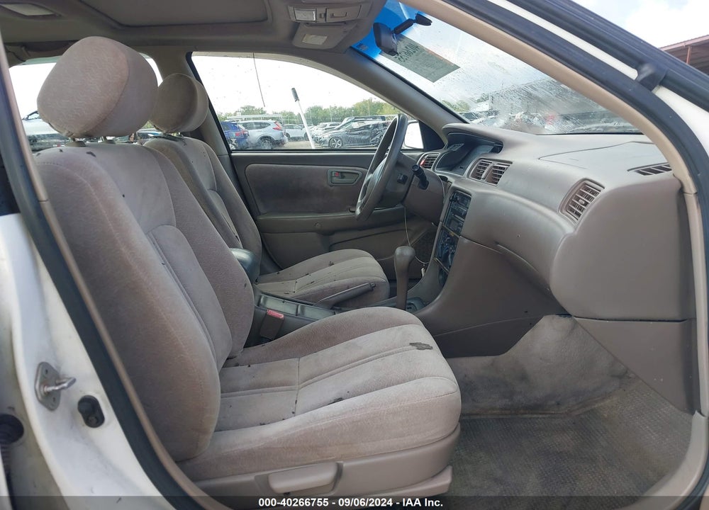 1997 TOYOTA CAMRY LE VIN: 4T1BG22K2VU142196