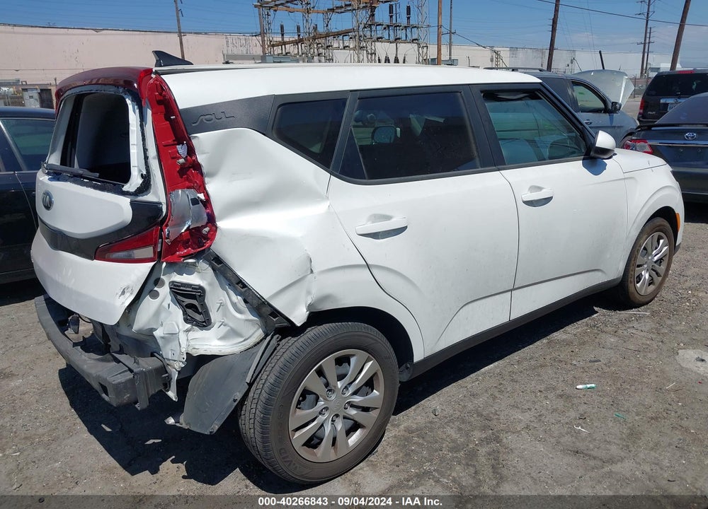 2020 KIA SOUL LX VIN: KNDJ23AU2L7705802