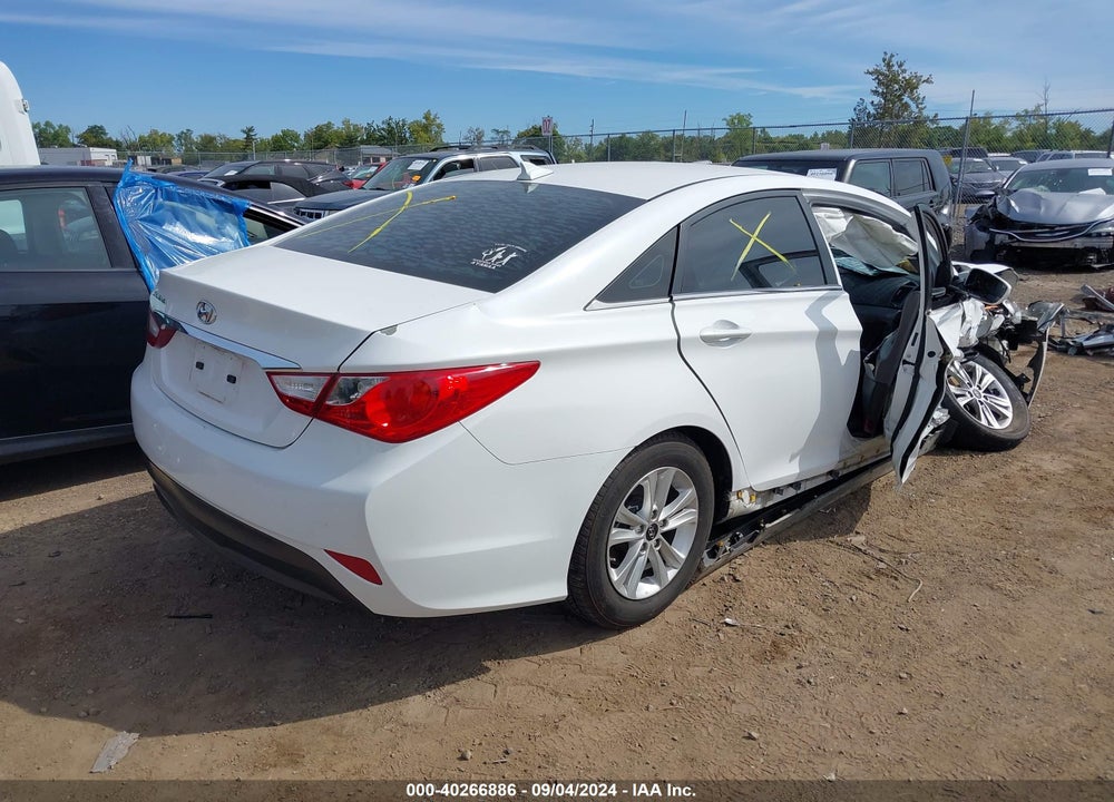 2014 HYUNDAI SONATA GLS VIN: 5NPEB4AC4EH943972