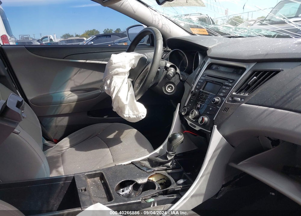 2014 HYUNDAI SONATA GLS VIN: 5NPEB4AC4EH943972