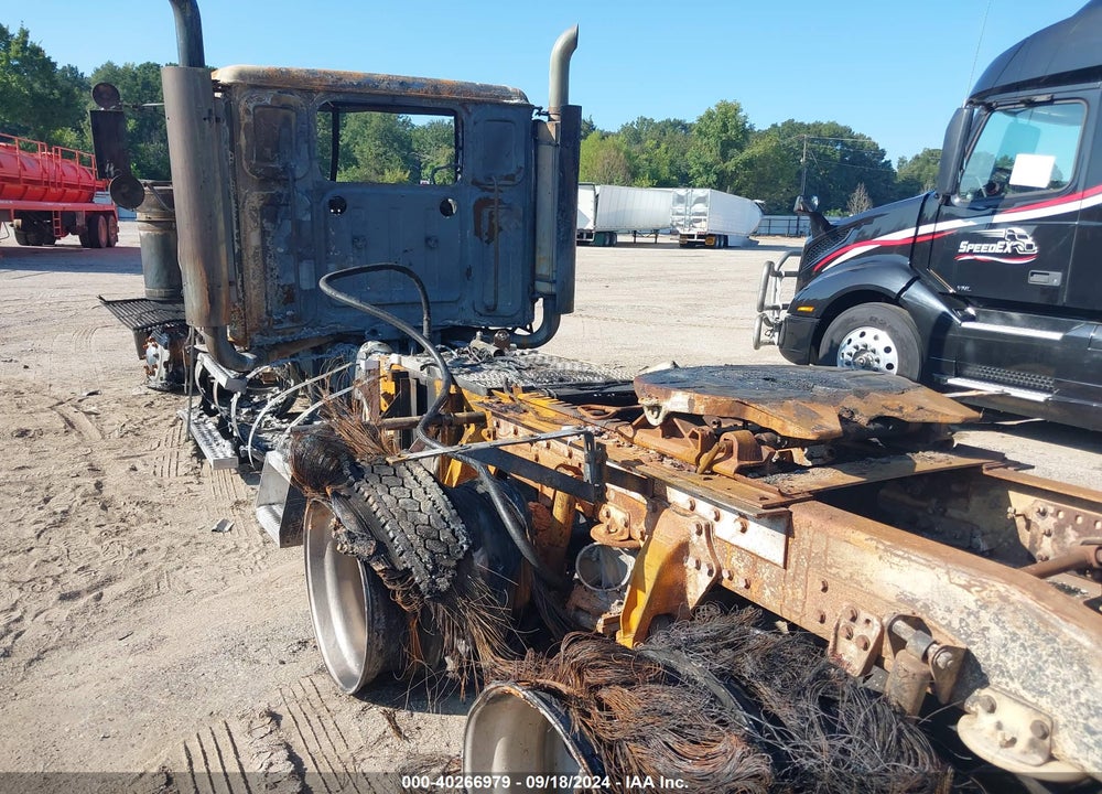 2011 WESTERN STAR/AUTO CAR CONVENTIONAL 4900EX VIN: 5KKXACAV7BPBB1529