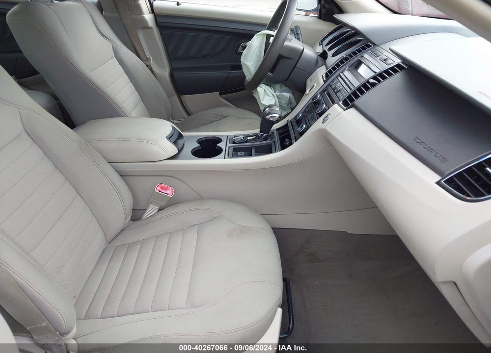2010 FORD TAURUS SE VIN: 1FAHP2DW2AG115187