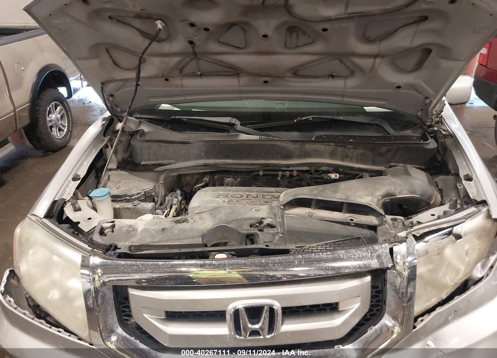 2011 HONDA PILOT EX-L VIN: 5FNYF4H55BB008284