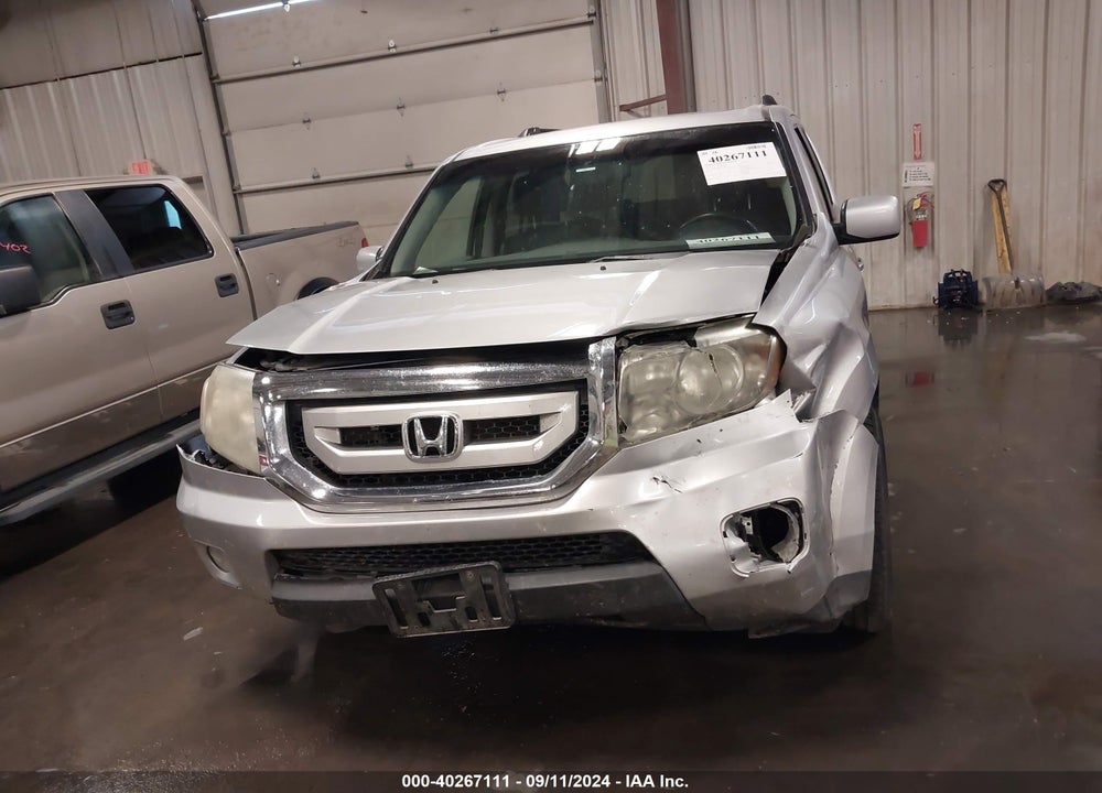 2011 HONDA PILOT EX-L VIN: 5FNYF4H55BB008284