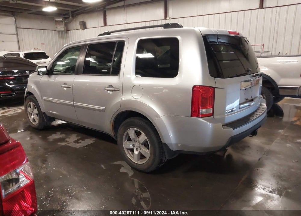 2011 HONDA PILOT EX-L VIN: 5FNYF4H55BB008284