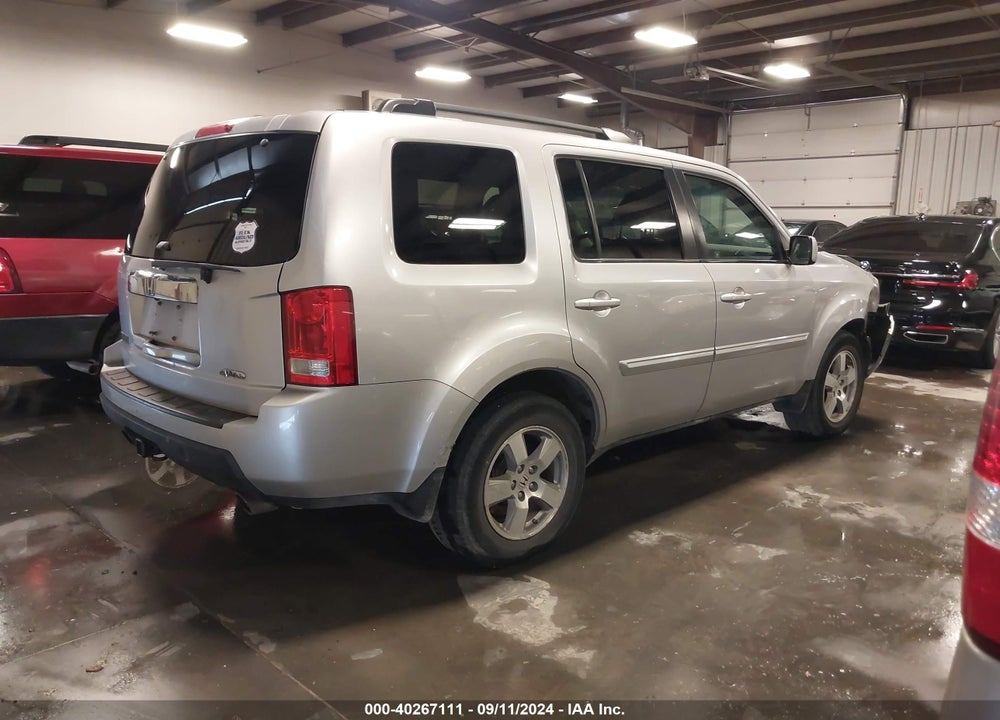 2011 HONDA PILOT EX-L VIN: 5FNYF4H55BB008284