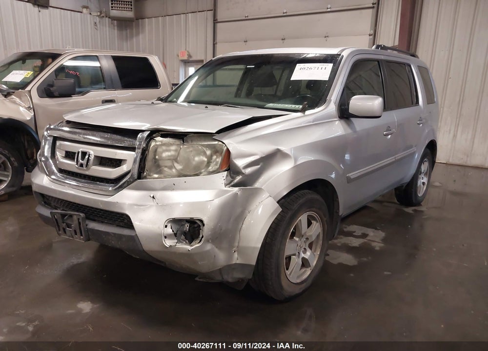 2011 HONDA PILOT EX-L VIN: 5FNYF4H55BB008284