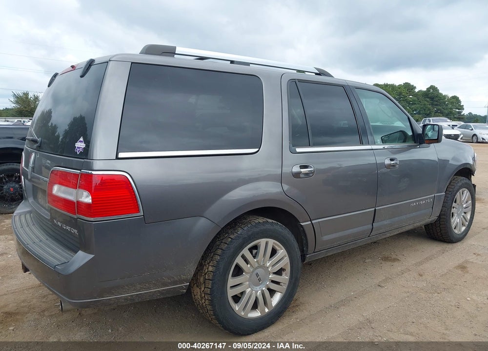 2014 LINCOLN NAVIGATOR VIN: 5LMJJ2J52EEL06353