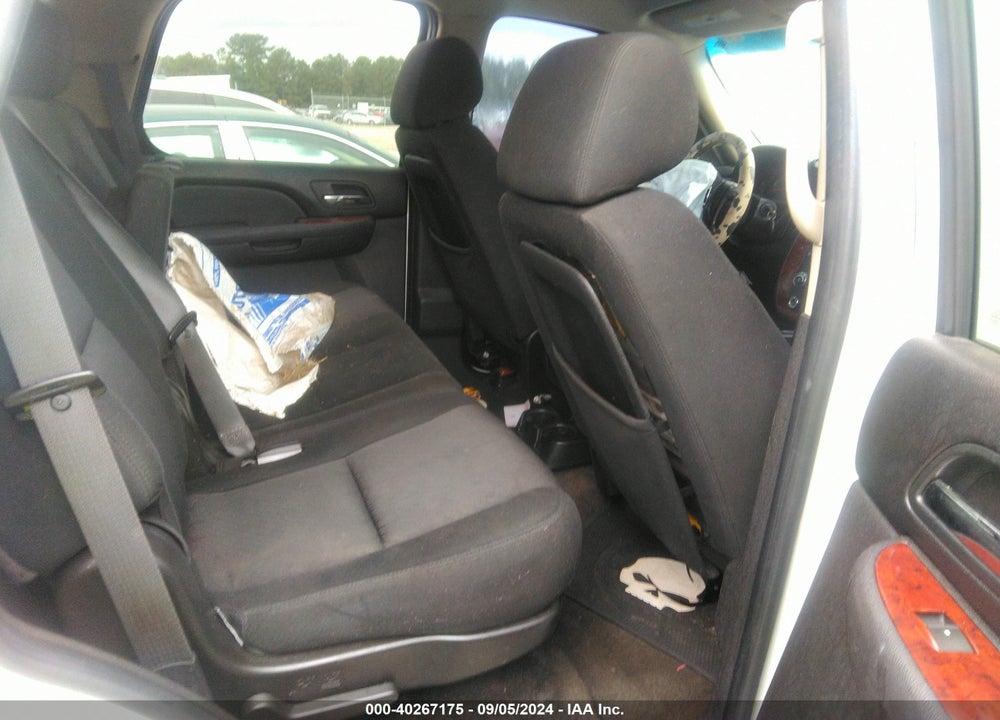 2011 CHEVROLET TAHOE LS VIN: 1GNSCAE00BR163476