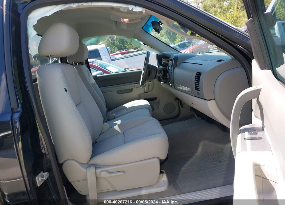 2013 CHEVROLET SILVERADO 1500 LT VIN: 1GCNKSE07DZ158793