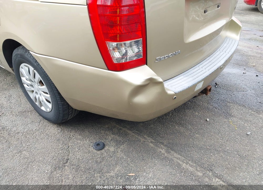 2011 KIA SEDONA LX VIN: KNDMG4C74B6405291