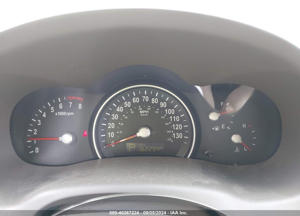 2011 KIA SEDONA LX VIN: KNDMG4C74B6405291