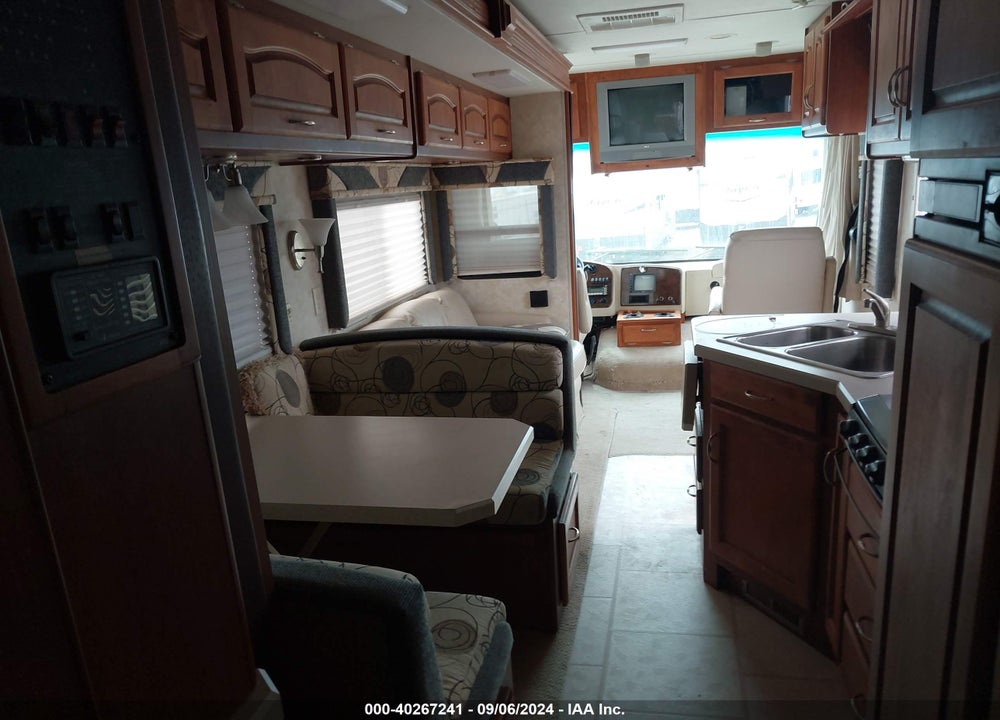 2007 HOLIDAY RAMBLER FORD CLASS A 37PRT VIN: 1F6NF53Y560A18010