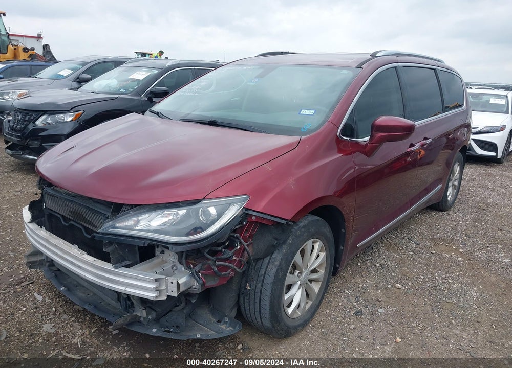 2018 CHRYSLER PACIFICA TOURING L VIN: 2C4RC1BG1JR154982