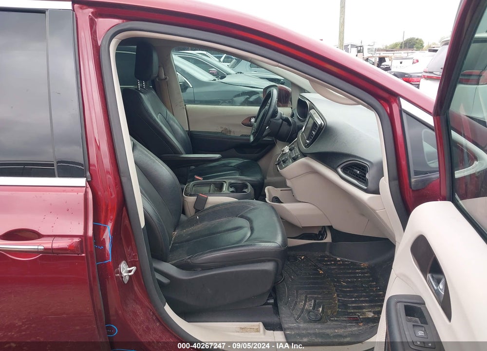 2018 CHRYSLER PACIFICA TOURING L VIN: 2C4RC1BG1JR154982