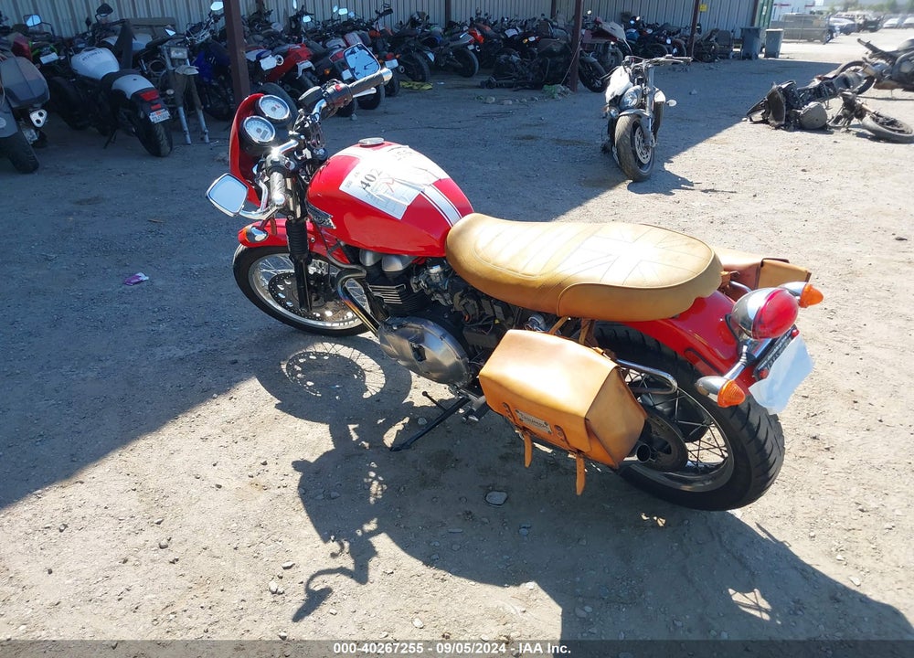 2012 TRIUMPH MOTORCYCLE THRUXTON VIN: SMT920K15CT517130