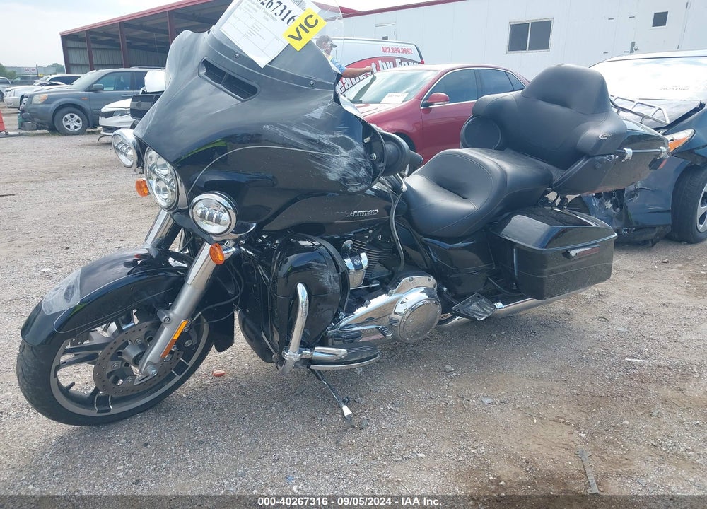 2017 HARLEY-DAVIDSON FLHTK ULTRA LIMITED VIN: 1HD1KED13HB612156