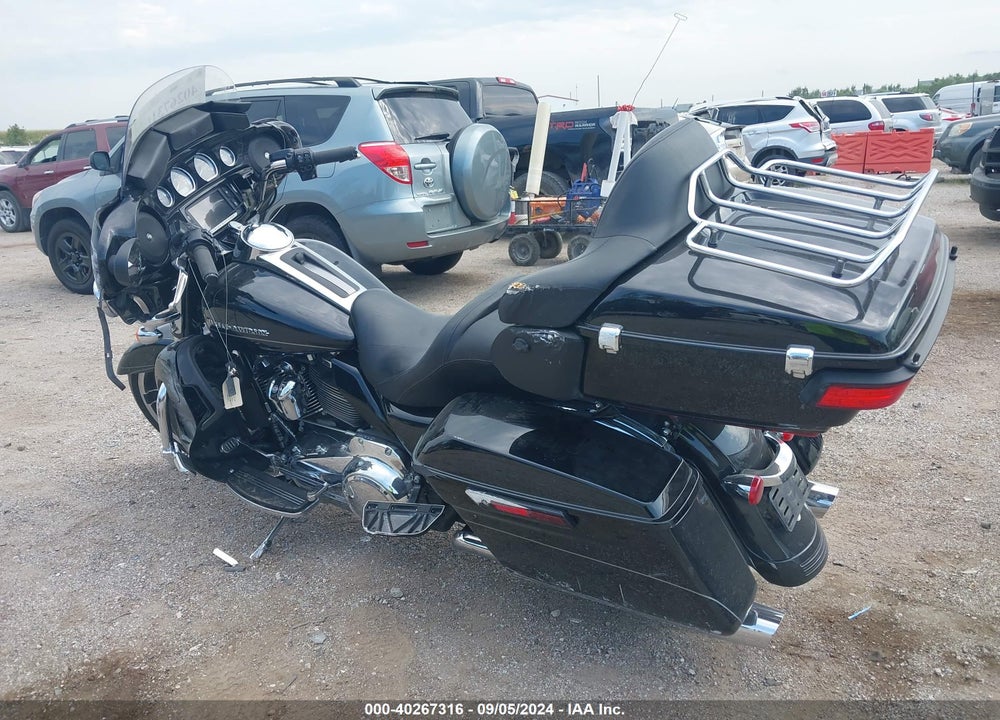 2017 HARLEY-DAVIDSON FLHTK ULTRA LIMITED VIN: 1HD1KED13HB612156