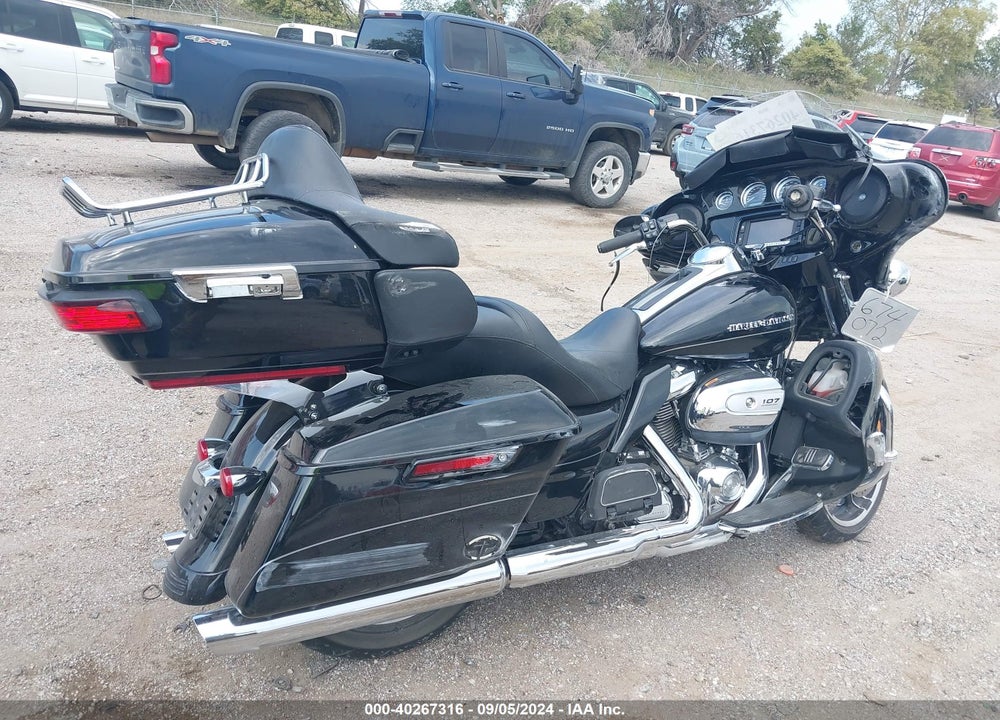 2017 HARLEY-DAVIDSON FLHTK ULTRA LIMITED VIN: 1HD1KED13HB612156