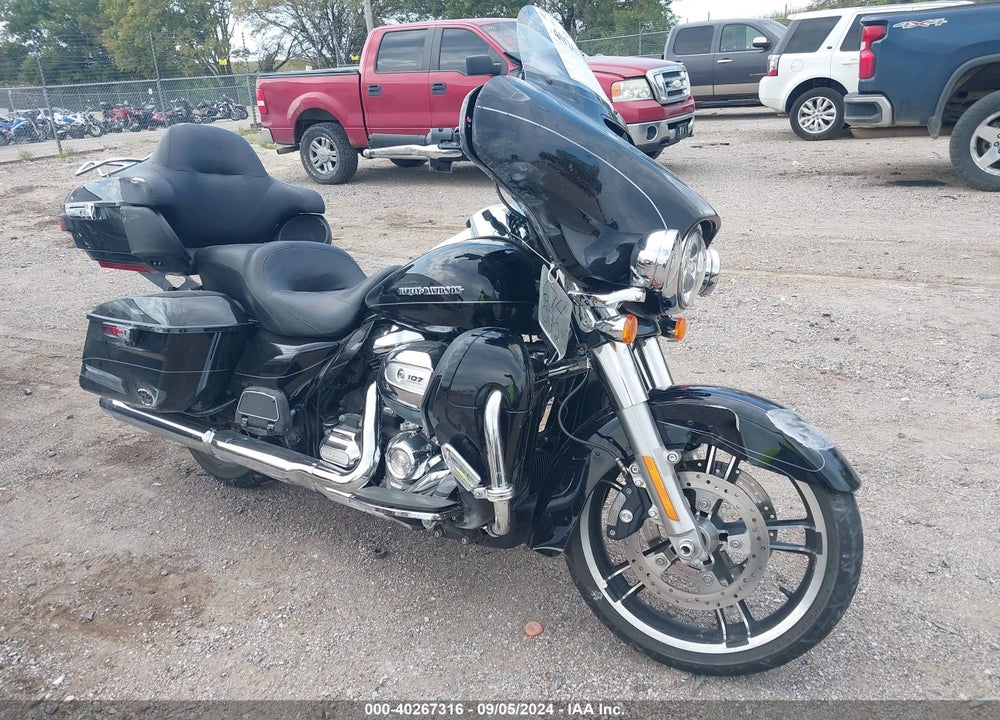 2017 HARLEY-DAVIDSON FLHTK ULTRA LIMITED VIN: 1HD1KED13HB612156