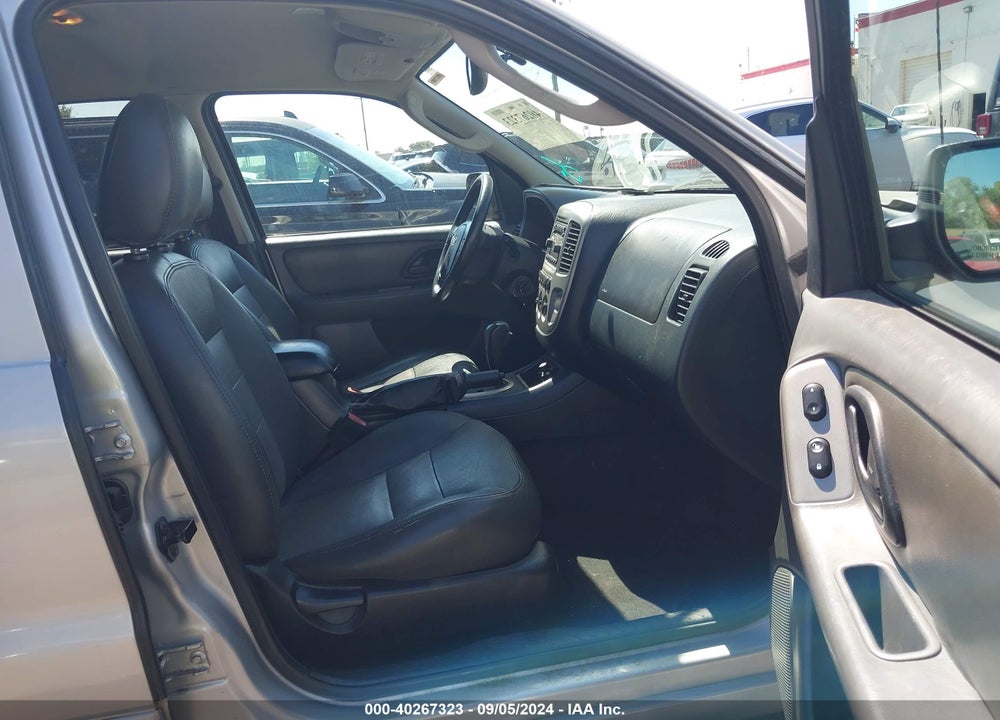 2005 FORD ESCAPE LIMITED VIN: 1FMCU94155KA40039