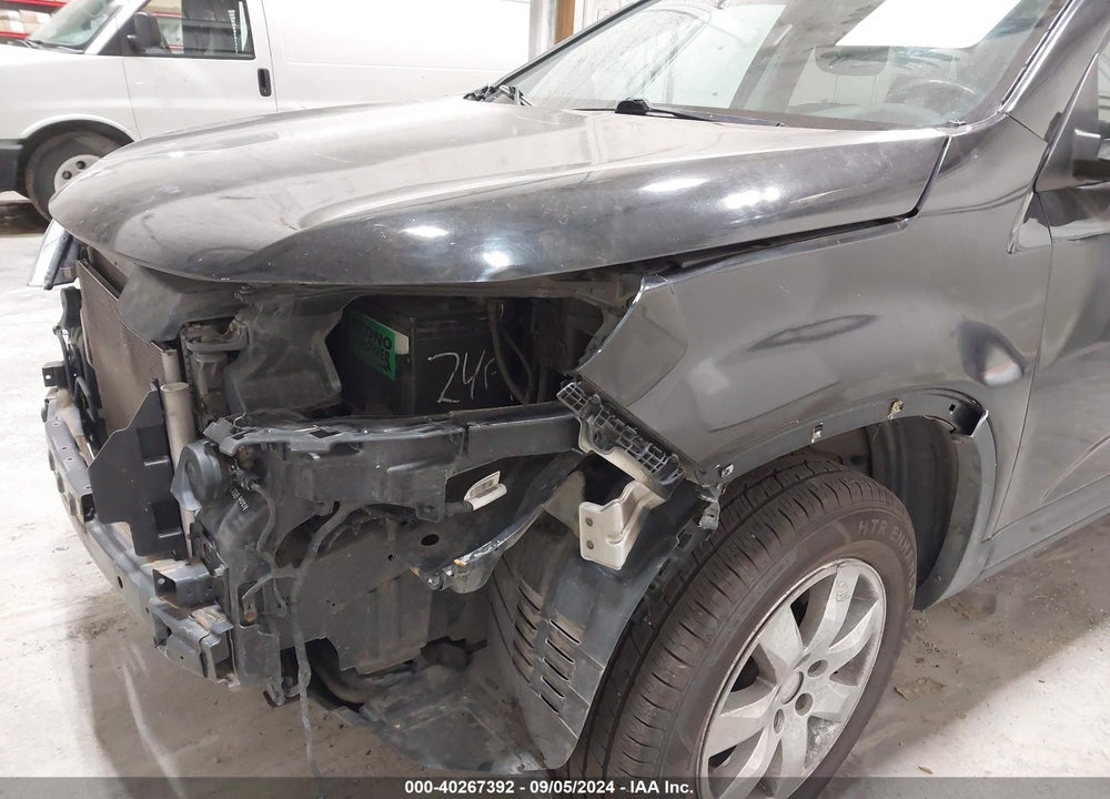2011 KIA SORENTO LX VIN: 5XYKT4A16BG183867