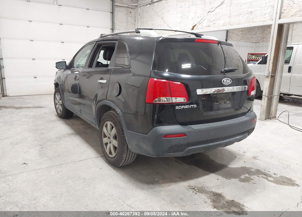 2011 KIA SORENTO LX VIN: 5XYKT4A16BG183867