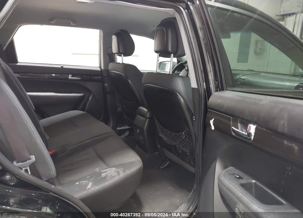 2011 KIA SORENTO LX VIN: 5XYKT4A16BG183867