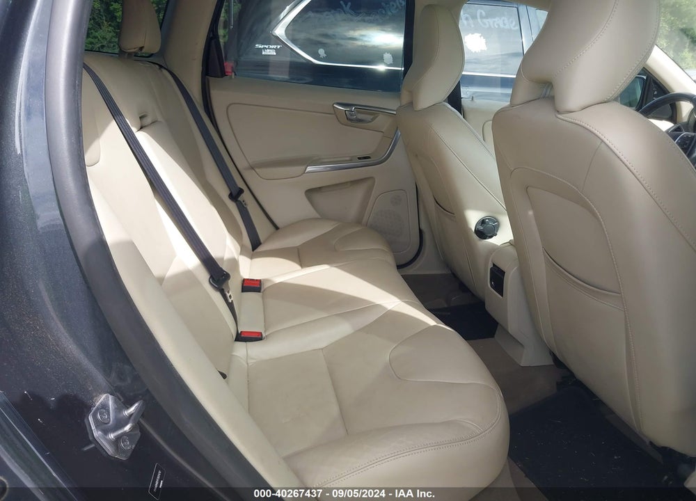 2015 VOLVO XC60 VIN: YV440MDB1F2624212