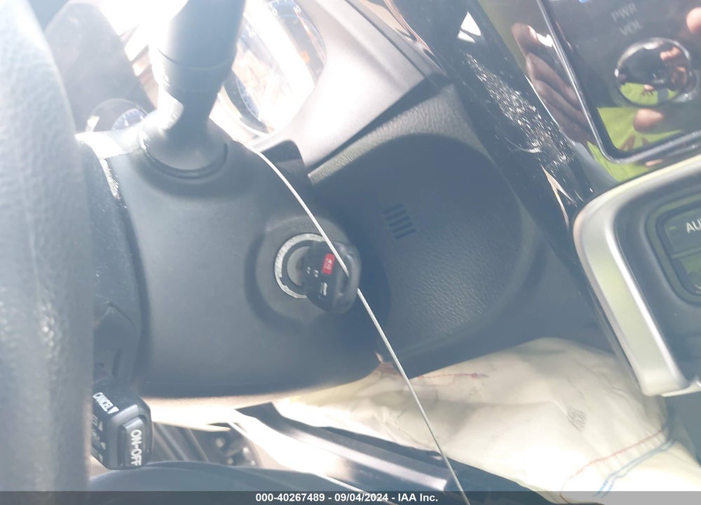 2019 TOYOTA COROLLA LE VIN: 5YFBURHE2KP907875
