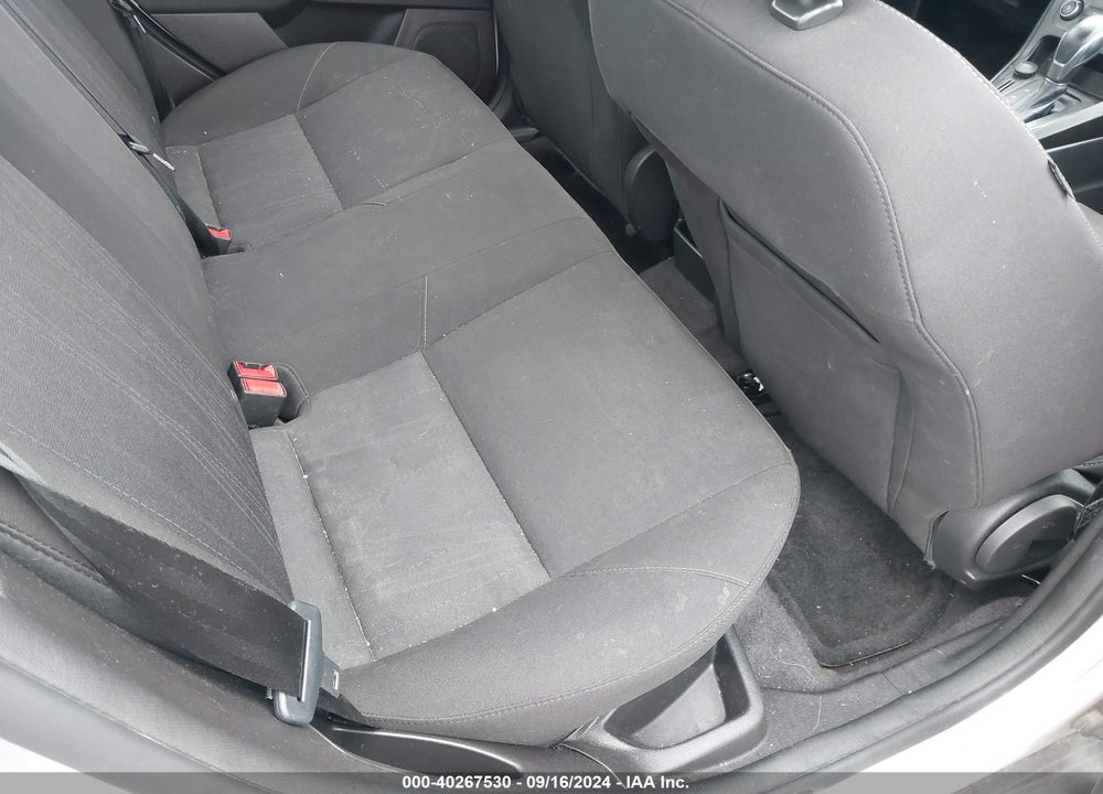 2018 FORD FOCUS SE VIN: 1FADP3F23JL291400