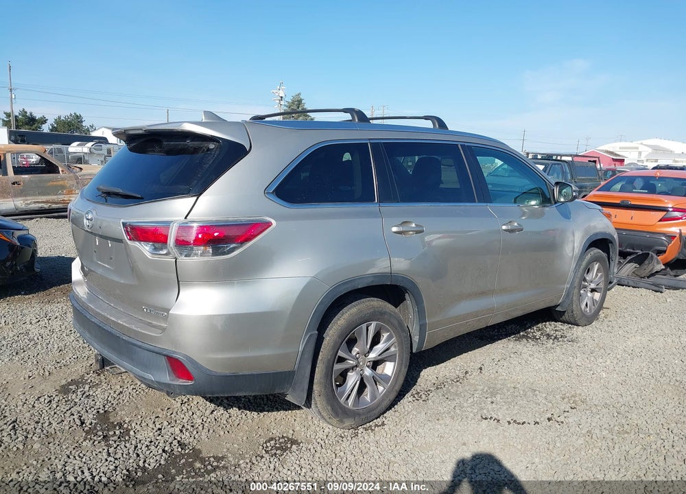 2014 TOYOTA HIGHLANDER XLE V6 VIN: 5TDJKRFH4ES009448