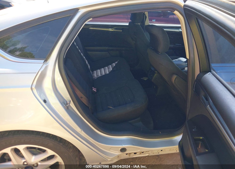 2015 FORD FUSION SE VIN: 3FA6P0H74FR227746