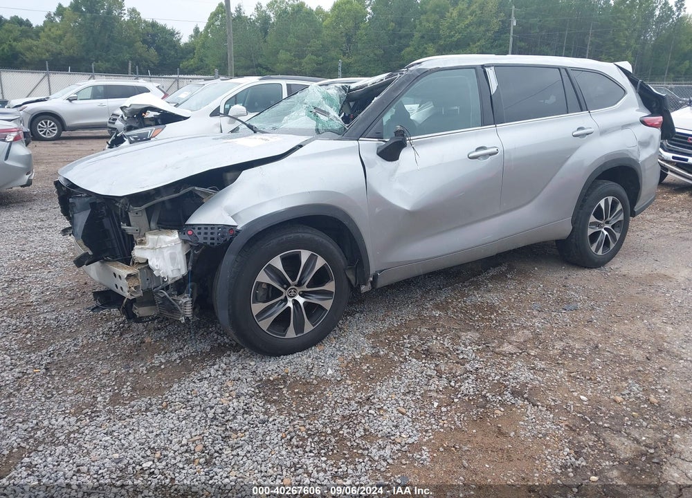 2021 TOYOTA HIGHLANDER XLE VIN: 5TDGZRAHXMS516544
