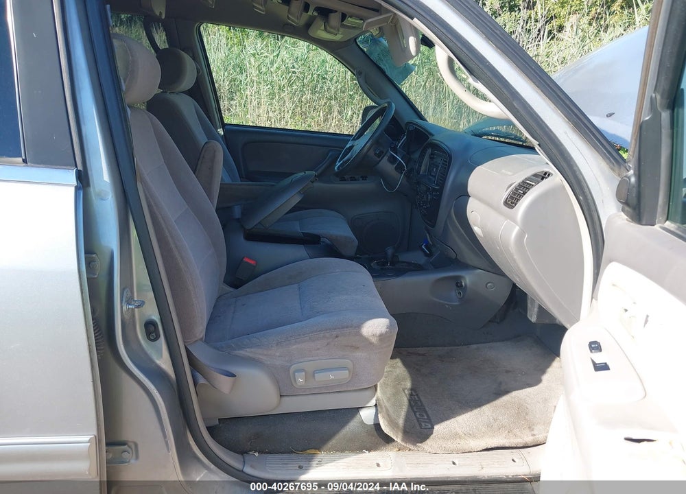 2001 TOYOTA SEQUOIA VIN: 5TDBT44A51S016171