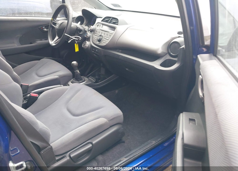 2010 HONDA FIT VIN: JHMGE8G26AS008727