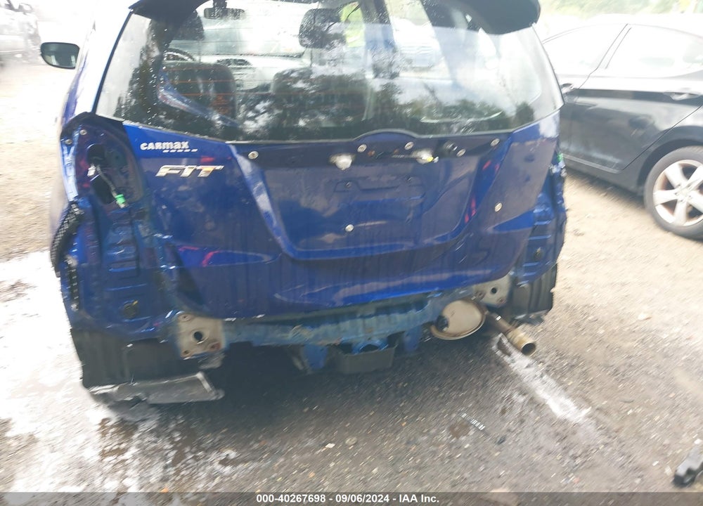 2010 HONDA FIT VIN: JHMGE8G26AS008727
