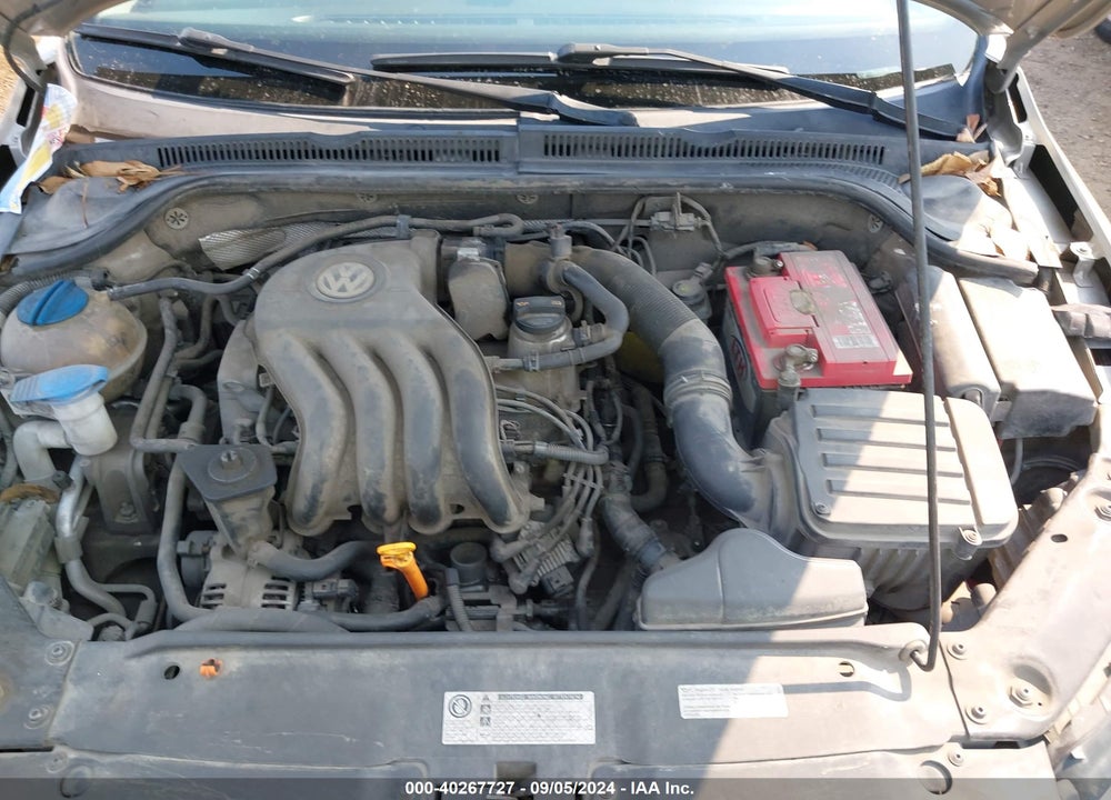 2013 VOLKSWAGEN JETTA VIN: 3VW2K7AJ0DM201027