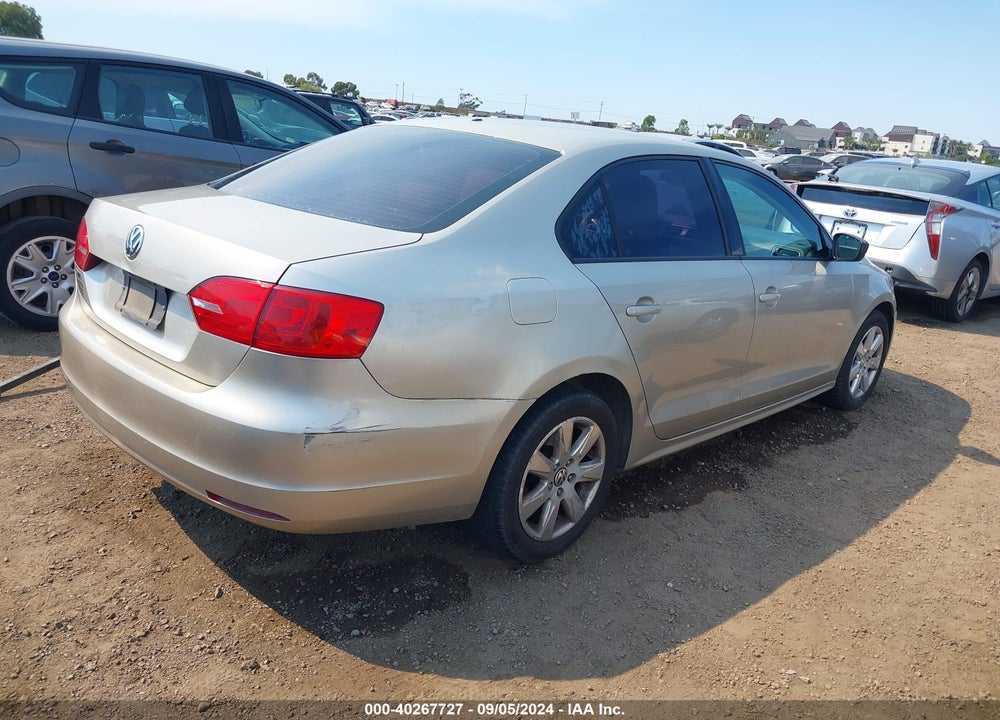 2013 VOLKSWAGEN JETTA VIN: 3VW2K7AJ0DM201027