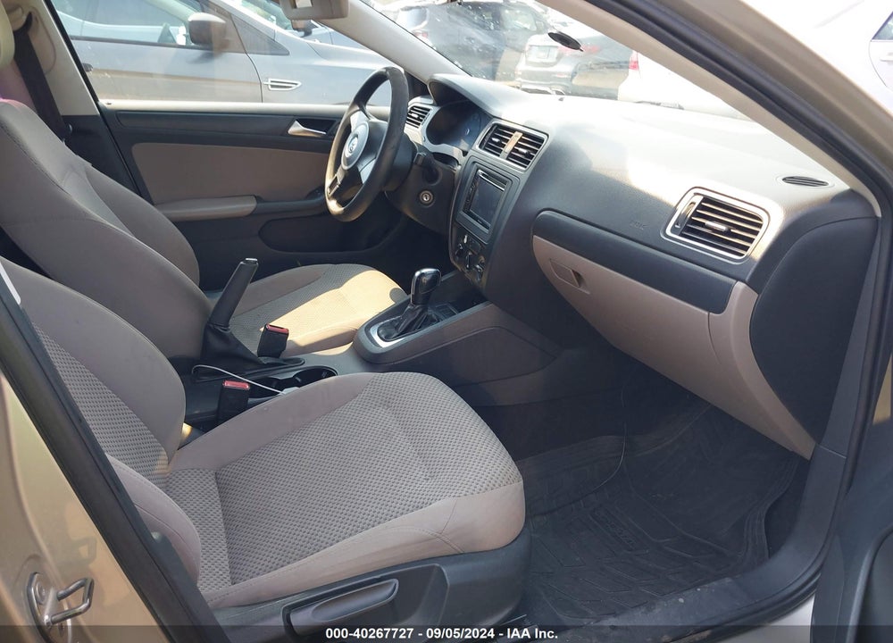 2013 VOLKSWAGEN JETTA VIN: 3VW2K7AJ0DM201027